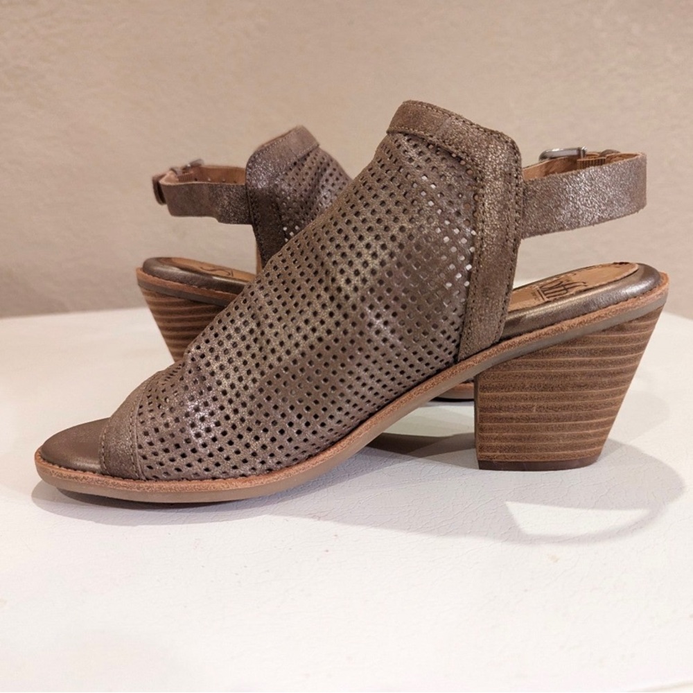 Women’s bootie sandals NEW!